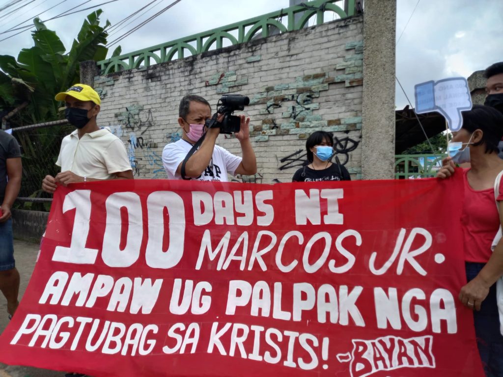 Progressive groups led by Bayan Central Visayas hold a rally in front of the Department of Agriculture in Central Visayas office, calling for President Ferdinand Marcos Jr. to improve the public health, economy, and the agriculture sector. | Mary Rose Sagarino