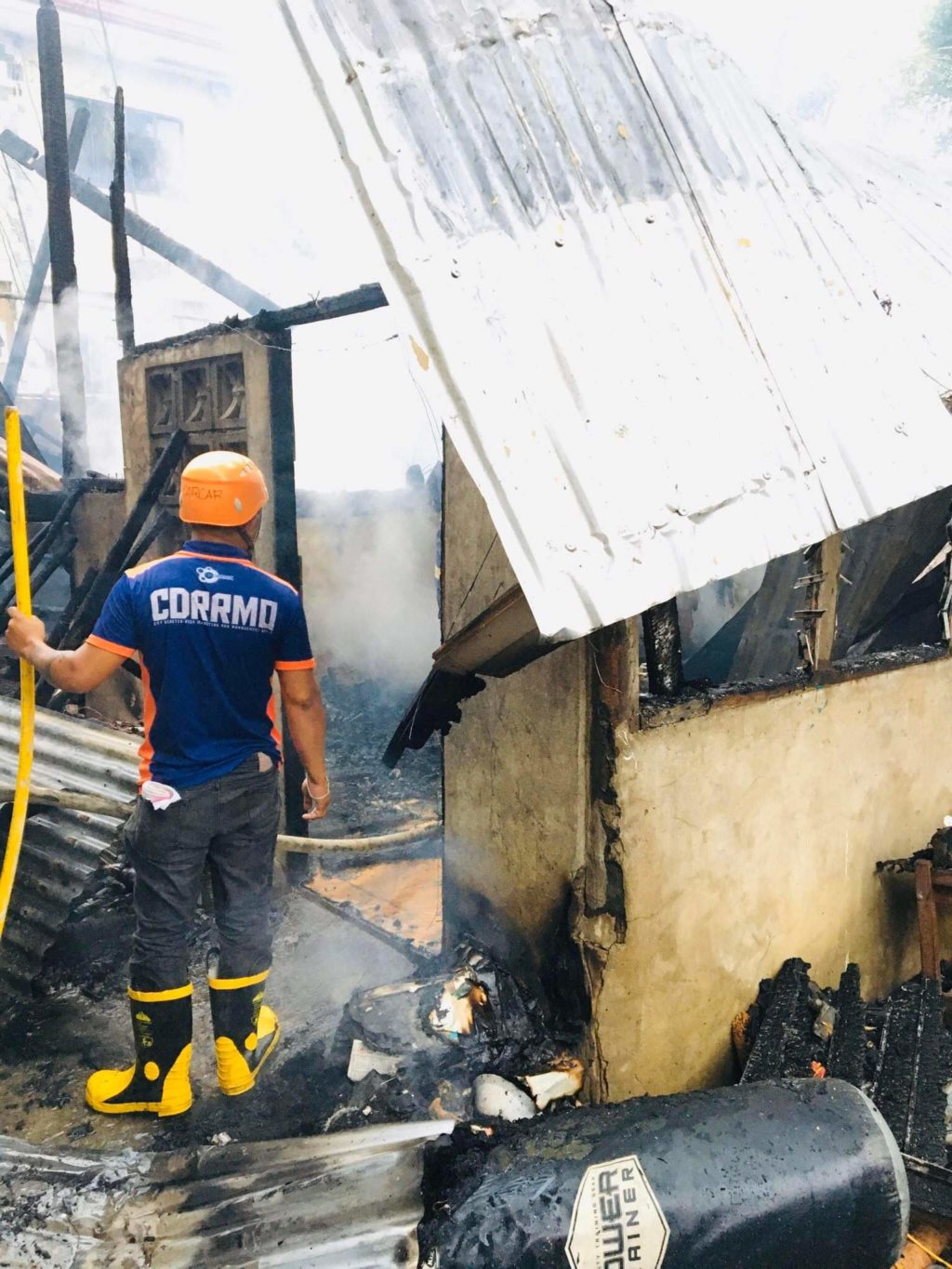 A house was burned by a fire that hit Barangay Poblacion in Carcar City.