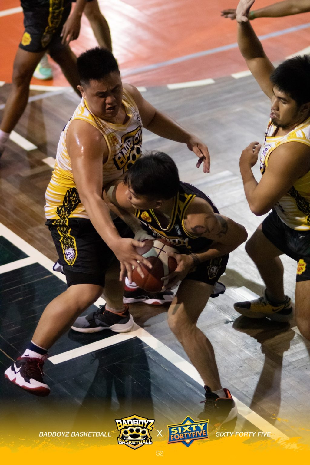 Kyle Co of the Panthers is heavily defended by players from the Dolphinz during their semifinals showdown of the Badboyz Basketball Club (BBC) Season 12 semifinals. | Photo from the Badboyz Basketball Club Facebook page