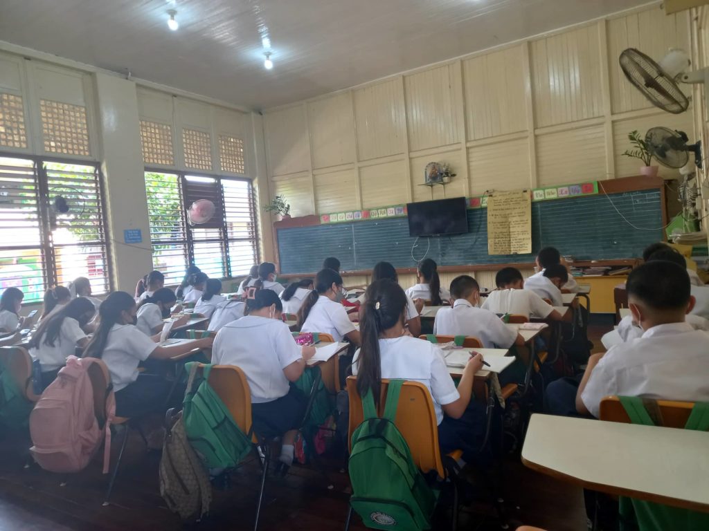 The Mandaue City Central School has resumed its classes after the fire victims, who stayed there for five days moved to another school in Barangay Looc. | Mary Rose Sagarino