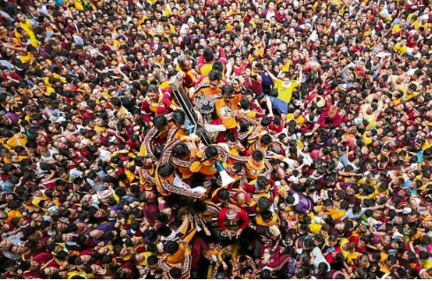 Res Ipsa Loquitor: Risks of  crowd crush or stampede in Philippine religious festivities. Thousands of devotees try to touch the image of the Black Nazarene in the Traslacion 2017. (File photo by GRIG C.MONTEGRANDE / Philippine Daily Inquirer)