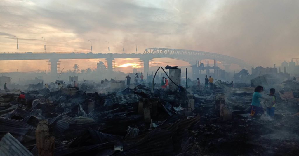 Looc brgy chief to 2,000 Paradise fire victims: Leave school, temporary evacuation center, and wait for city’s temporary housing. In photo is the aftermath of the fire that hit Sitio Paradise, Barangay Looc, Mandaue City on Nov. 23. | [FILE PHOTO]