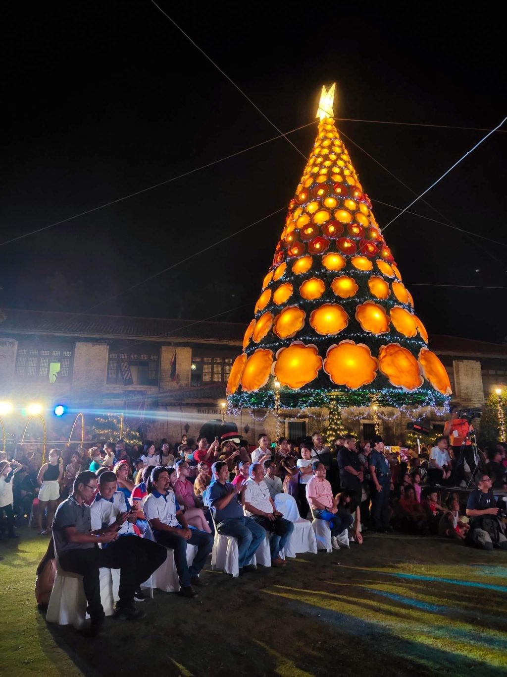 Minglanilla, Argao towns light Christmas trees of hope