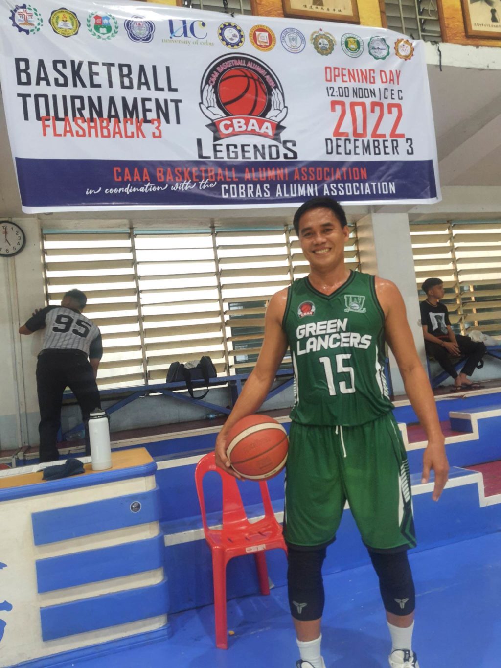 Jonel Maglasang leads the University of the Visayas to a first win in the Legends Basketball Tournament Flashback 3 on Dec. 3. UV routed the University of Southern Philippines (USP) in the 40-above category. | Contributed photo