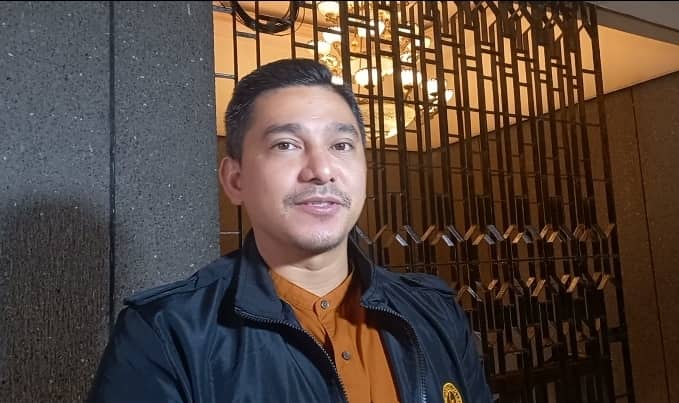 Mandaue City Councilor Malcolm Sanchez says that the P10,000 bonus of public school teachers and non-teaching personnel in Mandaue City will be given in batches. | Mary Rose Sagarino