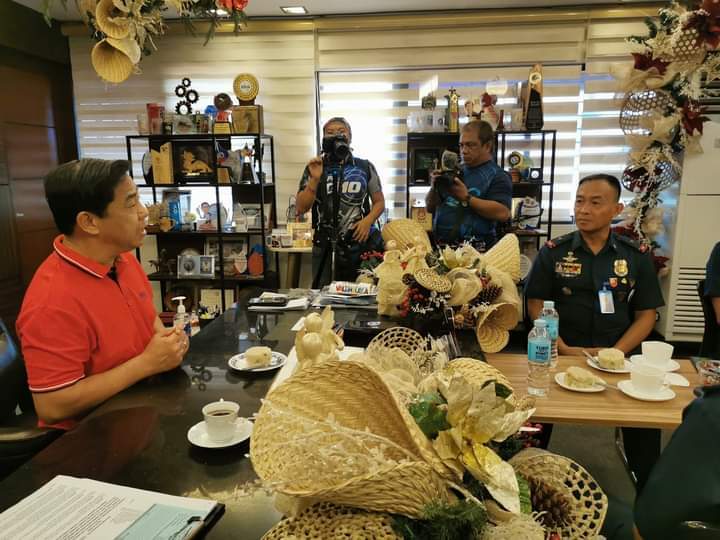 Police Brigadier General Jerry Fornaleza Bearis, the new Police Regional Office in Central Visayas (PRO-7) director, makes a courtesy call on Lapu-Lapu City Mayor Junard "Ahong" Chan today, Dec. 23. | Futch Anthony Inso