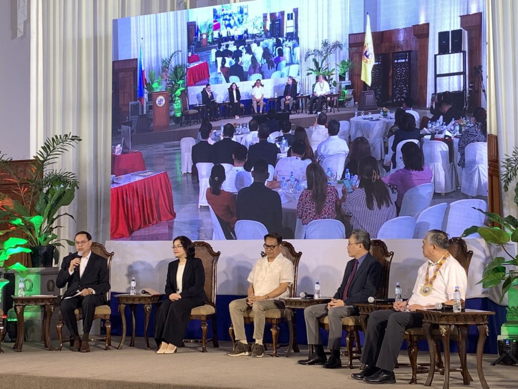 New Philippine Envoys visit Cebu