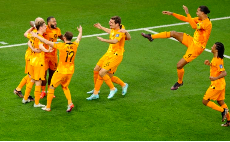 FILE–Netherlands’ Davy Klaassen celebrates scoring their second goal with teammates REUTERS/Molly Darlington