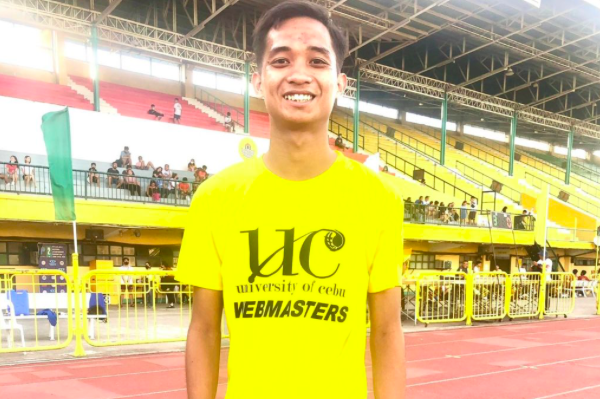 Paul Somoza of UC is "Man of the Match" after his team upset the unbeaten USJ-R booters in Cesafi's college football action. | Photo from Francis Ramirez