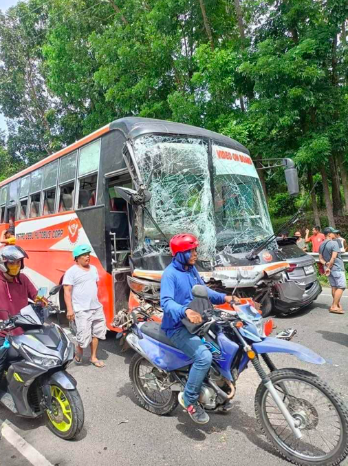 This is one of the buses that figured in a 5-vehicle pileup in Barangay Liki, Sogod town in northern Cebu on Nov. 30. | Contributed photo [file photo]