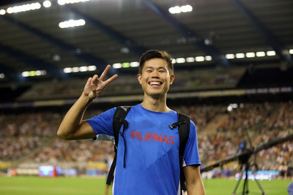 FILE–Philippines’ Ernest John OBIENA celebrates after winning the Pole Vault Men final at the Diamond League track and field meeting at the Allianz Memorial Van Damme Stadium in Brussels on September 2, 2022. (Photo by Dan VERNON / Diamond League AG)