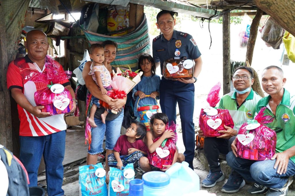 Single mother from Talisay City receives pre-Valentine’s Day treat from cops