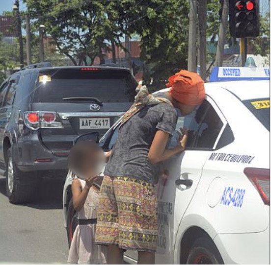Police and other concerned city government agencies will do daily rescues of beggars and mentally-challenged persons loitering Cebu City's streets. | CDN File Photo 