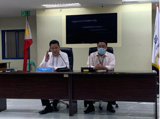 LTFRB Chairman Teofilo Guadiz III (left) holds a press conference at the LTFRB Central Office in Quezon City in this file photo taken on January 27, 2023. INQUIRER.net file photo / Jean MangaluzRead more: https://newsinfo.inquirer.net/1725927/fwd-ltfrb-to-extend-franchise-of-traditional-jeepneys#ixzz7sX69uzjM Follow us: @inquirerdotnet on Twitter | inquirerdotnet on Facebook