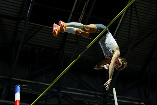 Swedish athlete Armand Duplantis clears the bar as he competes in the men’s pole vault event during the International indoor athletics meeting All Star Perche, at the Sports Hall in Clermont-Ferrand, central France, on February 25, 2023. (Photo by ARNAUD FINISTRE / AFP)
