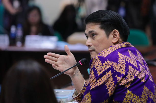 FILE PHOTO: Senator Robinhood Padilla during a hybrid hearing of the committee on public information and mass media on Thursday, February 23, 2023. – Padilla says abolishing the party-list system should be a top priority should Congress decide to form a constitutional convention. (Voltaire F. Domingo/Senate PRIB)