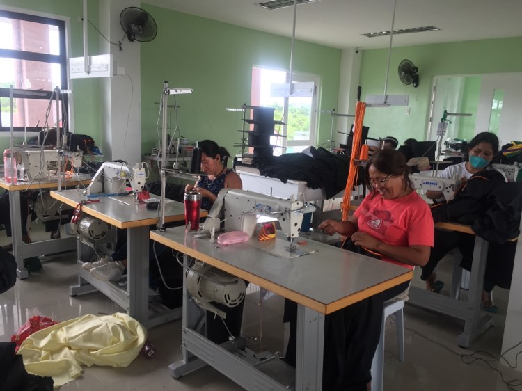 Tagbilaran City gov't empowers mothers through dressmaking, tailoring