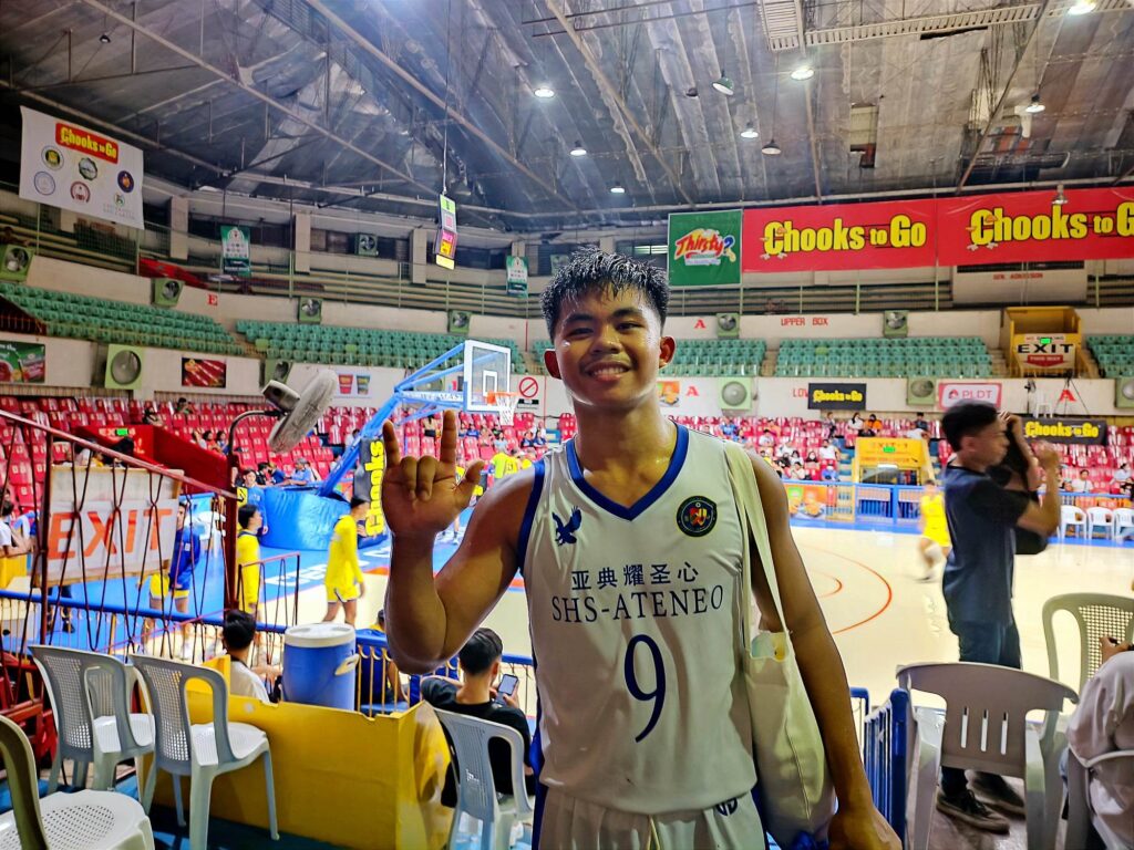 Jared Bahay takes time for a photo opportunity during a game in Cesafi 2022 Season. | CDN File Photo