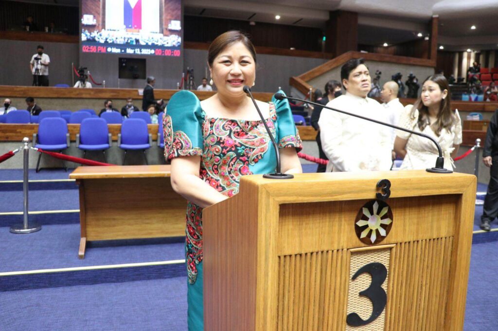 Rep. Cindi King-Chan of the lone district of Lapu-Lapu City explains her support to the move for a Charter Change through a Constitutional Convention. | Contributed photo