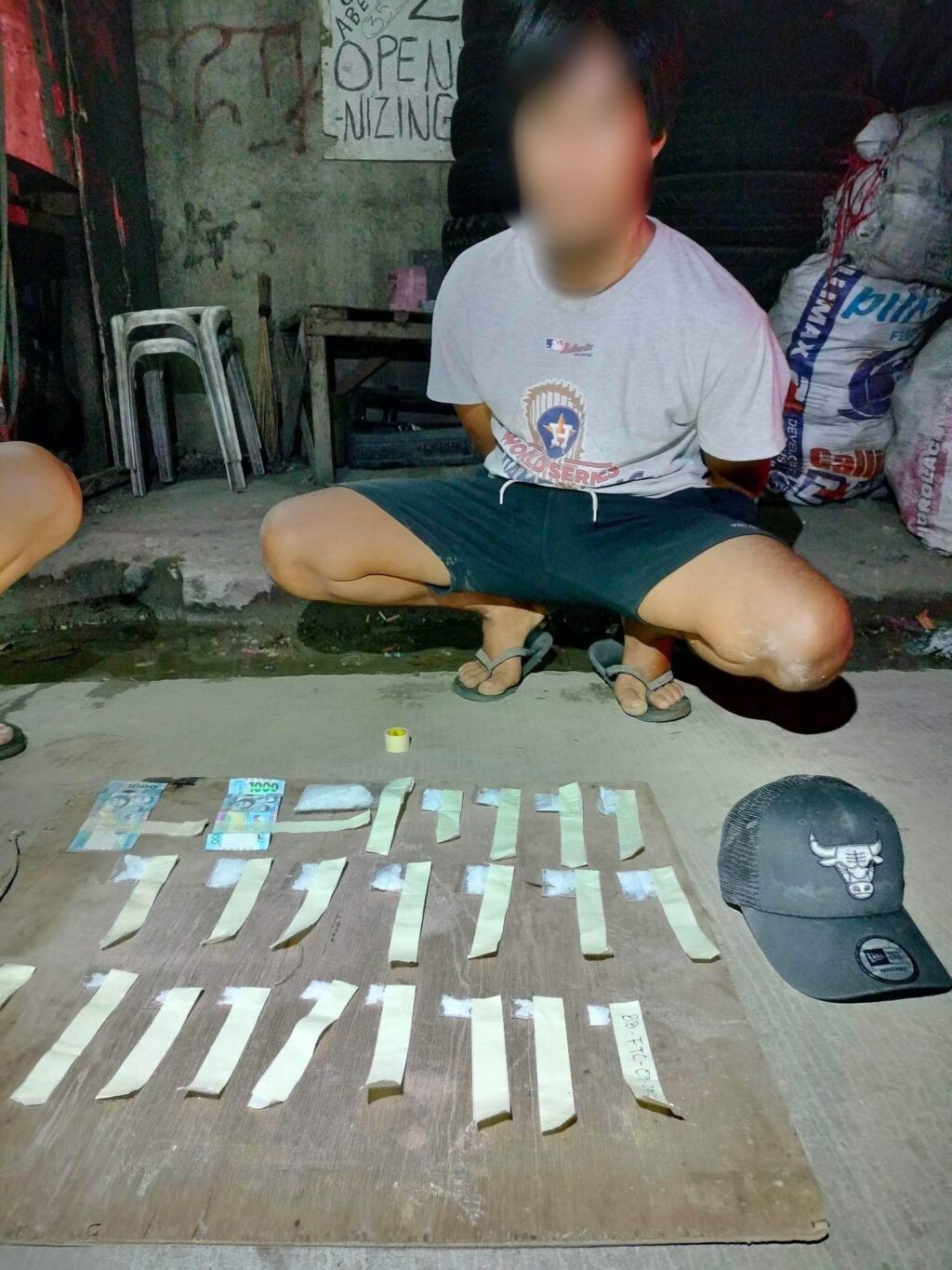 Mandaue drug bust: Case readied against man caught with P800,000 worth of ‘shabu’. In Photo is Floyd Jemlan Capadiso of Consolacion town, who was caught with P800,000 worth of suspected shabu during a buy-bust operation in Sitio Pilit, Barangay Cabancalan, Mandaue City on March 29. | Contributed photo via Paul Lauro