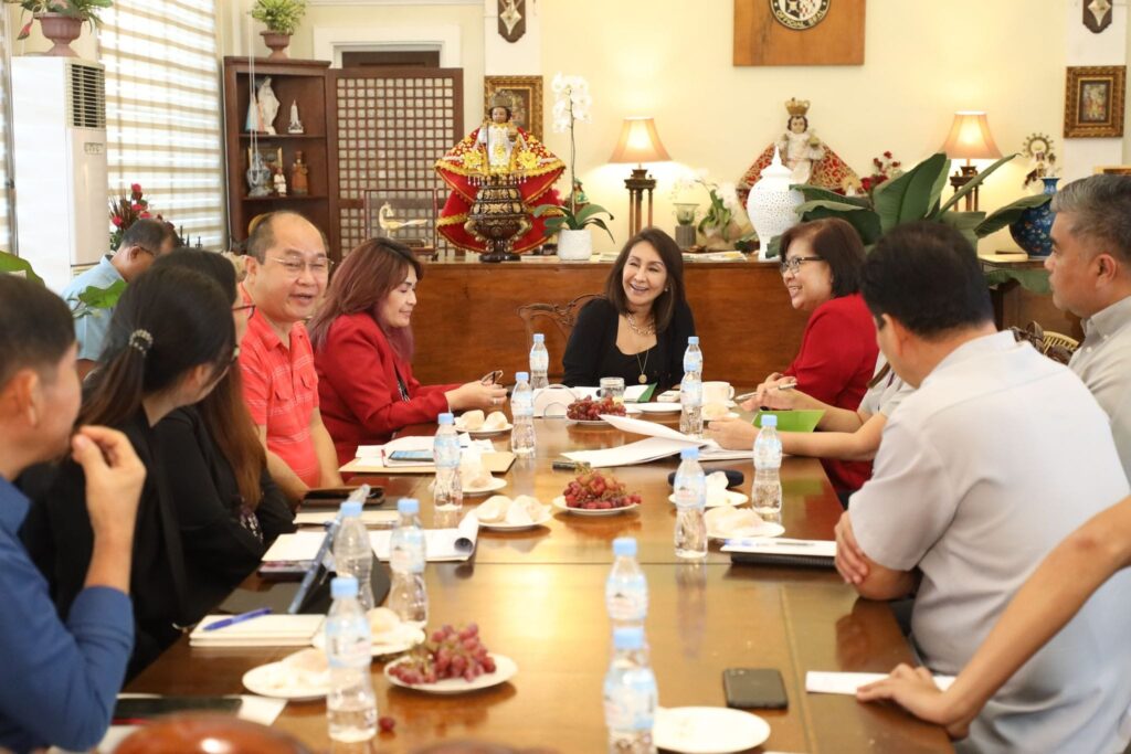 Gov. Gwendolyn Garcia meets with representatives of three government agencies to discuss the Capitol's offer of relocation to these agencies occupying Cebu Province-owned lots. | Capitol PIO