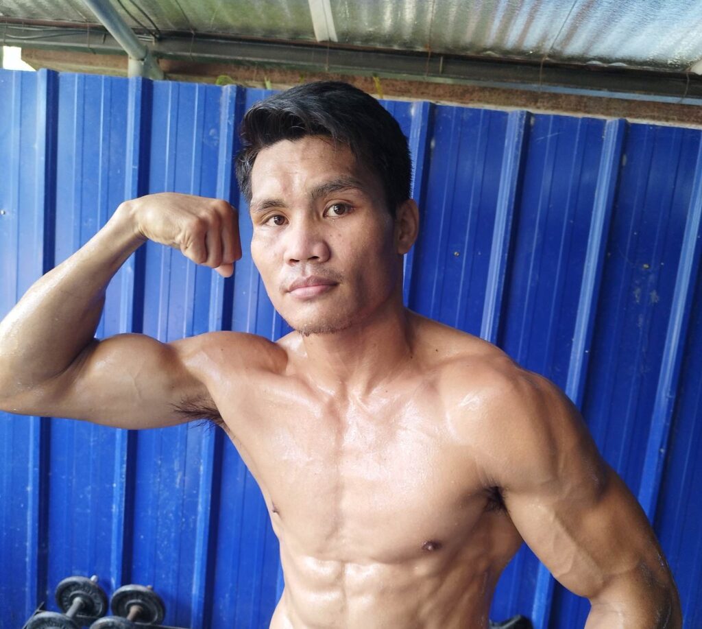 ARQ Boxing Stable's Rodel Wenceslao flexed his ripped physique to prepare for his South Africa bout that was moved in May.