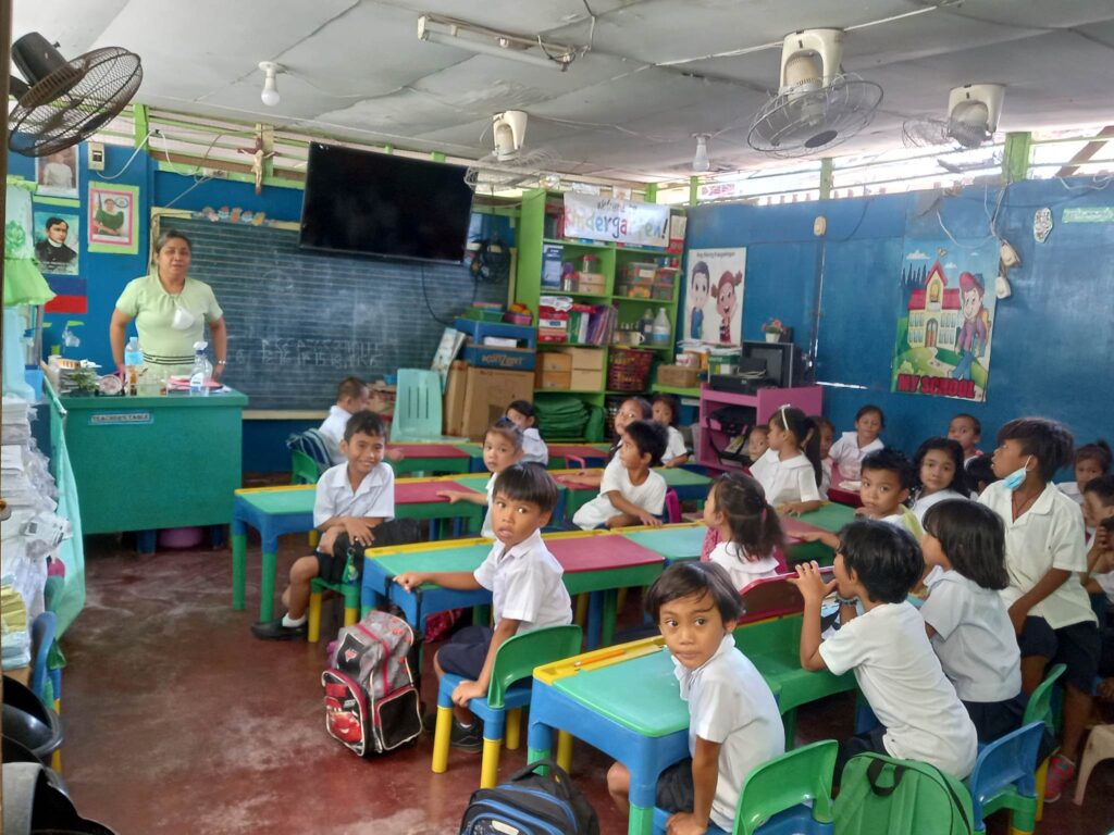 More ceiling fans were installed in a classroom at the Ibabao-Estancia Elementary School in Mandaue City to help beat the summer heat.