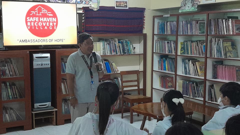 Kuya Berta shares her story to students of St. Theresa's College. | SafeHaven Addiction Treatment and Recovery Village