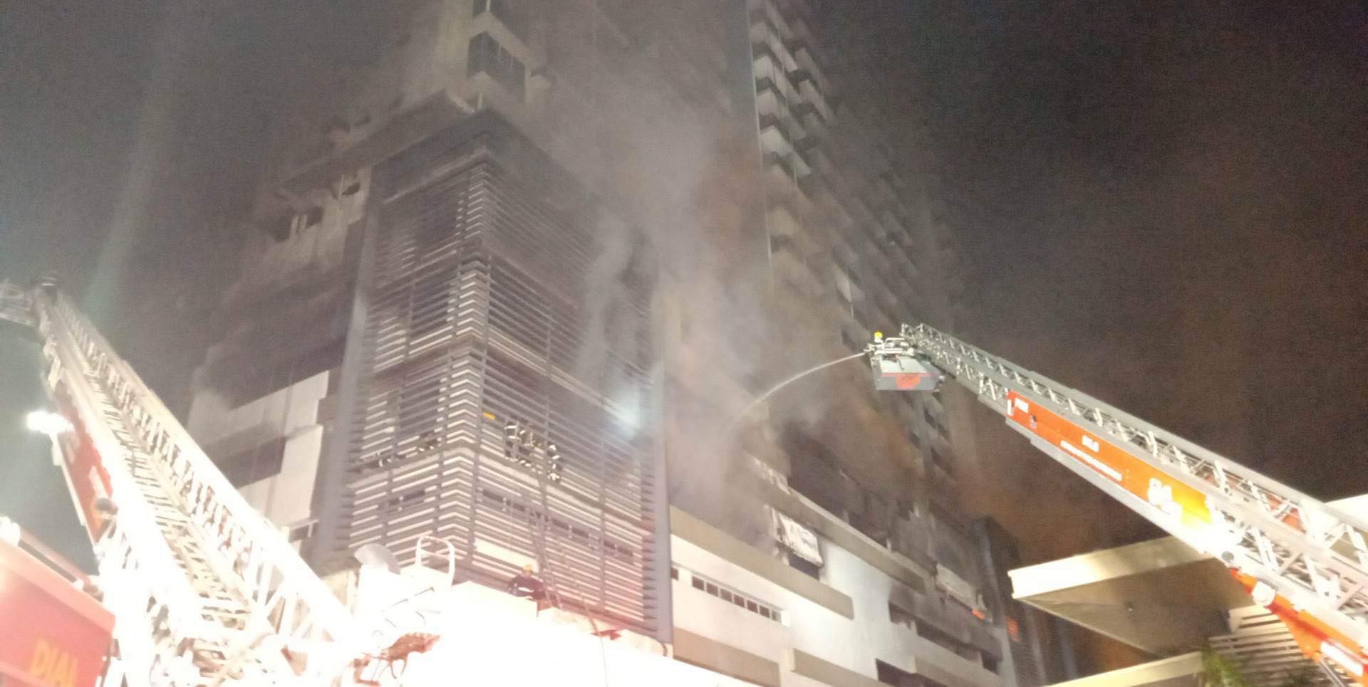 Huge fire hits high-rise condo building in Cebu City | Cebu Daily News