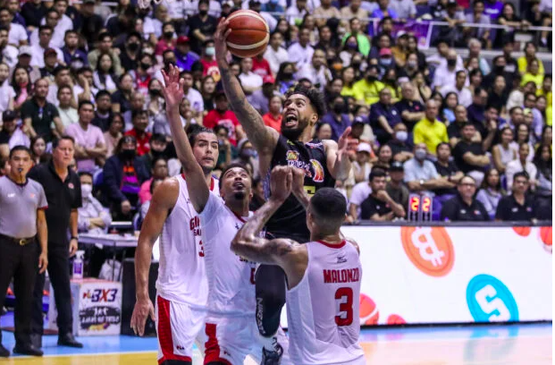 TNT guard Mikey Williams carries Tropang Giga in Game 6. –MARLO CUETO/Inquirer.netMA I