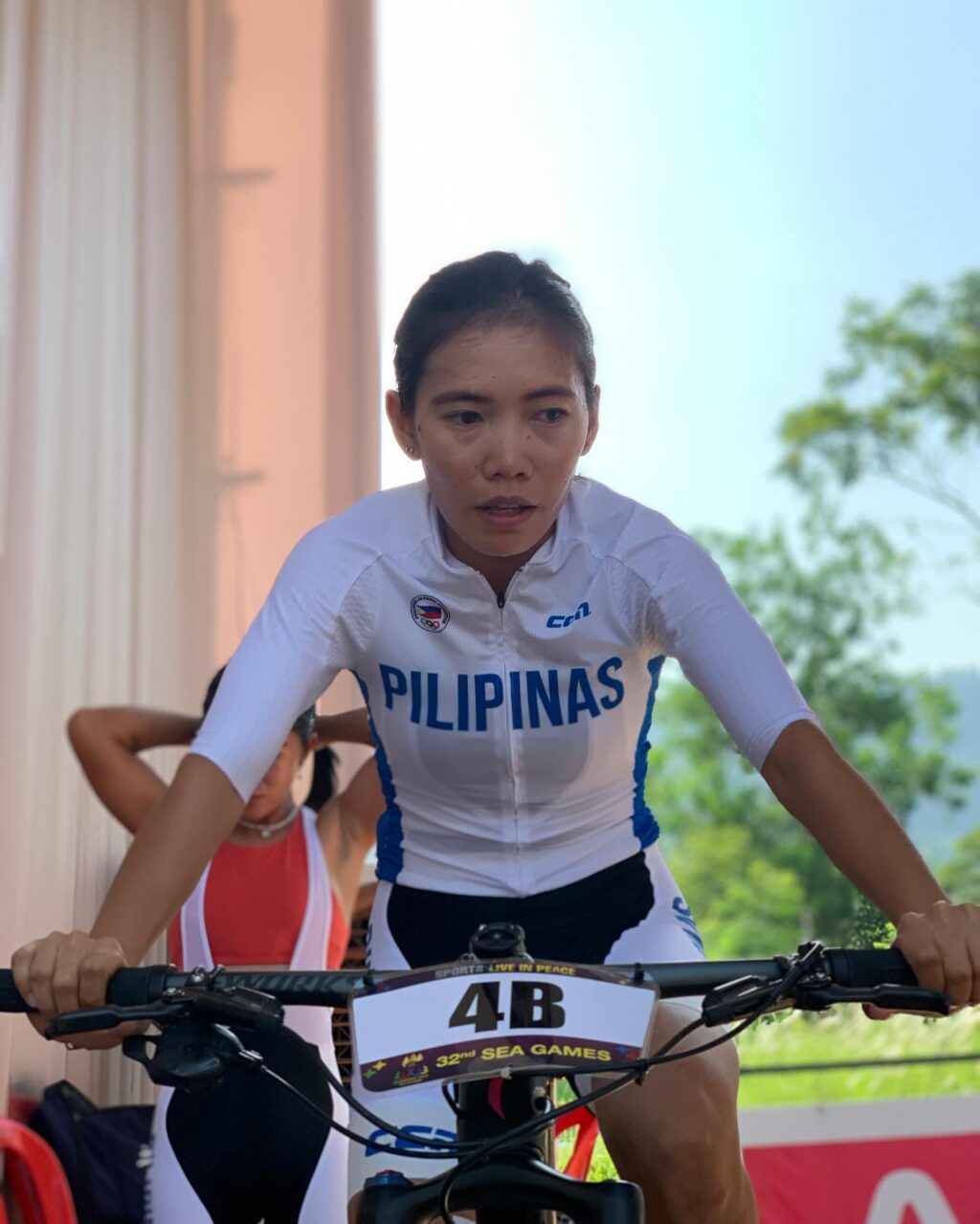  Shagne Yaoyao of Danao City prepares for the mountain bike mixed cross-country relay event of the 32nd SEA Games. | Photo from PhilCycling.