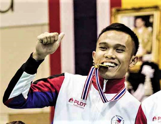 Sepak takraw: Player from Cebu bags silver medal in Chinlone men's hoop event. In photo is Rheyjey Ortouste. | Inquirer photo