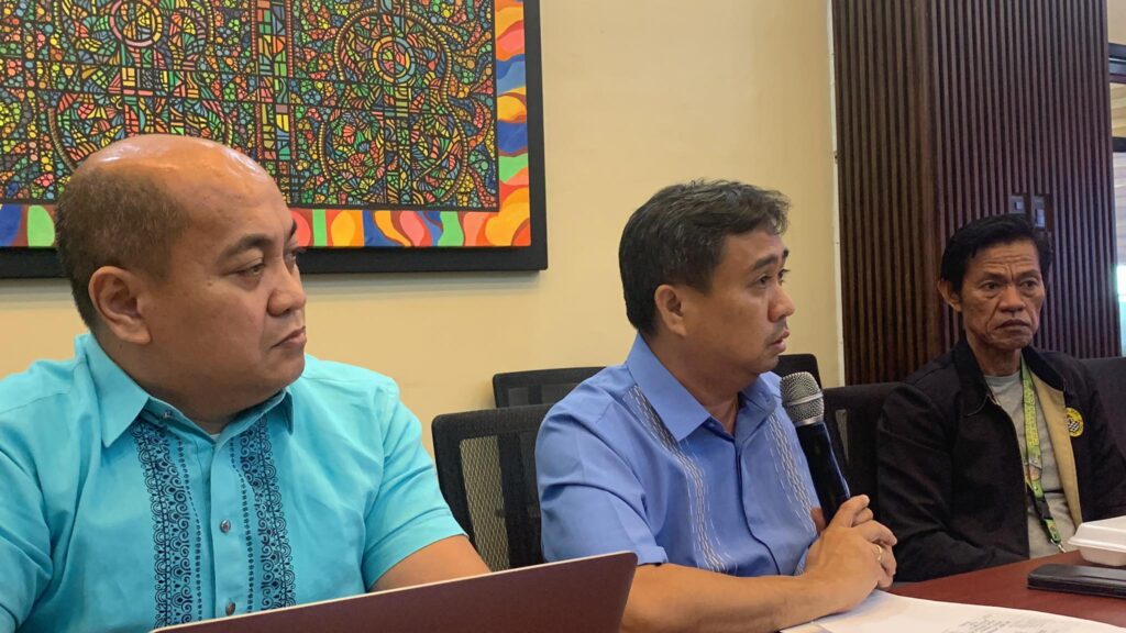 Cebu City gov’t: Pato is new MCWD chairman. In photo is Lawyer Jerone Castillo, member of the mayor’s working force and former City Legal Officer, announcing that “subject to legal formalities,” Miguelito “Mike” Pato” is the new chairman of the Metropolitan Cebu Water District (MCWD). | Wenilyn Sabalo