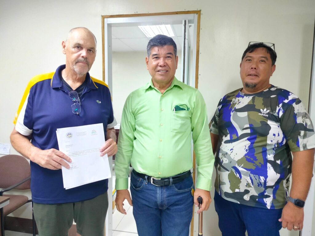 Money Punch Fight Promotions' top honcho Christian Faust (left) poses for a photo with Consolacion Municipal Administrator Benjamin Tibon (center) and Municipal Legal Office Paulino Sucalit (right).