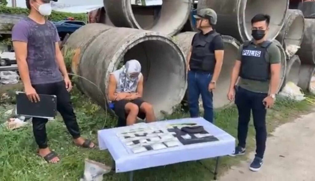 Robert Quilo-an of Barangay Poblacion, Lapu-Lapu City was detained at the Lapu-Lapu City Police Office detention cell after he was caught with P3.5 million worth of suspected shabu during a buy-bust operation in Barangay Pajo on Thursday, June 29. | Lapu-Lapu City Police Office via Futch Anthony Inso