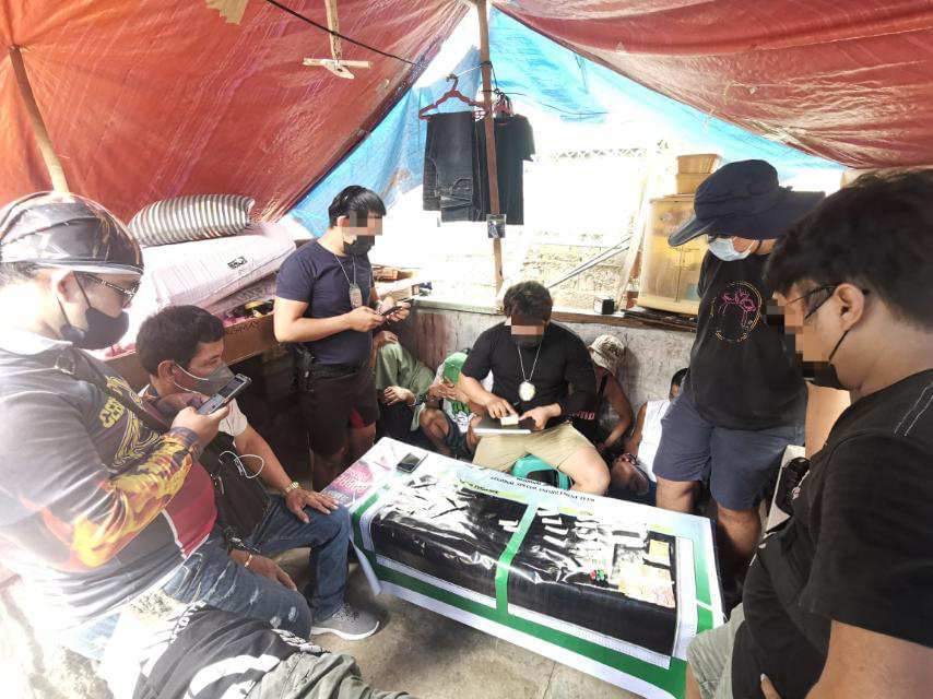 Suspected drug den shut down; P115,600 ‘shabu’ seized in 2 drug busts in Cebu City, Siquijor. In photo is the Labangon buy bust operation.