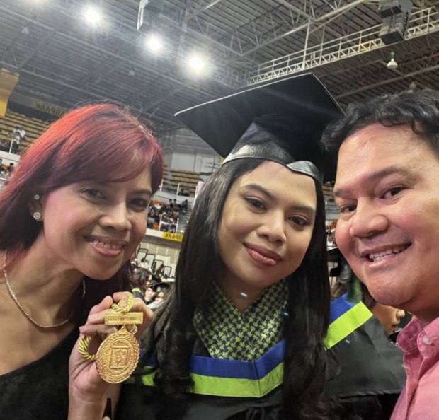 Bayani Agbayani with his wife Lenlen (left) and daughter Rosalinda. Image: Instagram/@bayaniagbayani