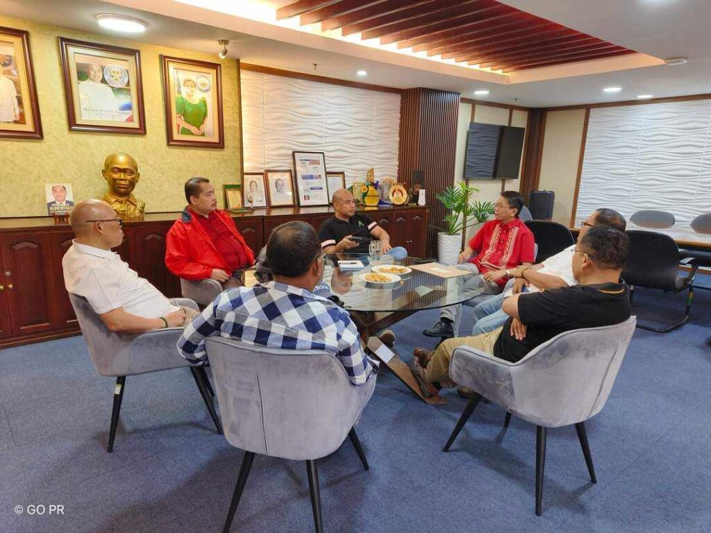 Bohol-Cebu bridge: Firm offers to fund, build project, says Aumentado. In photo is Bohol Governor Erico Aris Aumentado (center) together with Provincial Legal Officer, Lawyer Handel Lagunay, (right) and Provincial Planning and Development Officer, Lawyer John Titus Vistal, (left) meets with representatives of DTE Construction and Development Corporation at the Bohol Capital on July 6.