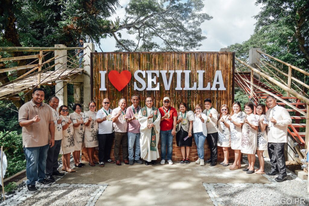 In Bohol, Sevilla twin hanging bridges reopen for visiting tourists ...