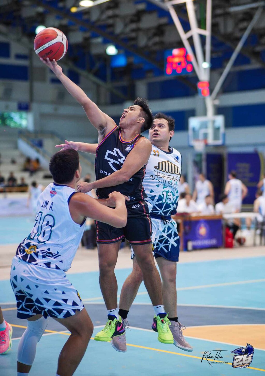 Batch 2014's Popoy Navarro goes for a layup during their first game in SHAABAA Season 26.