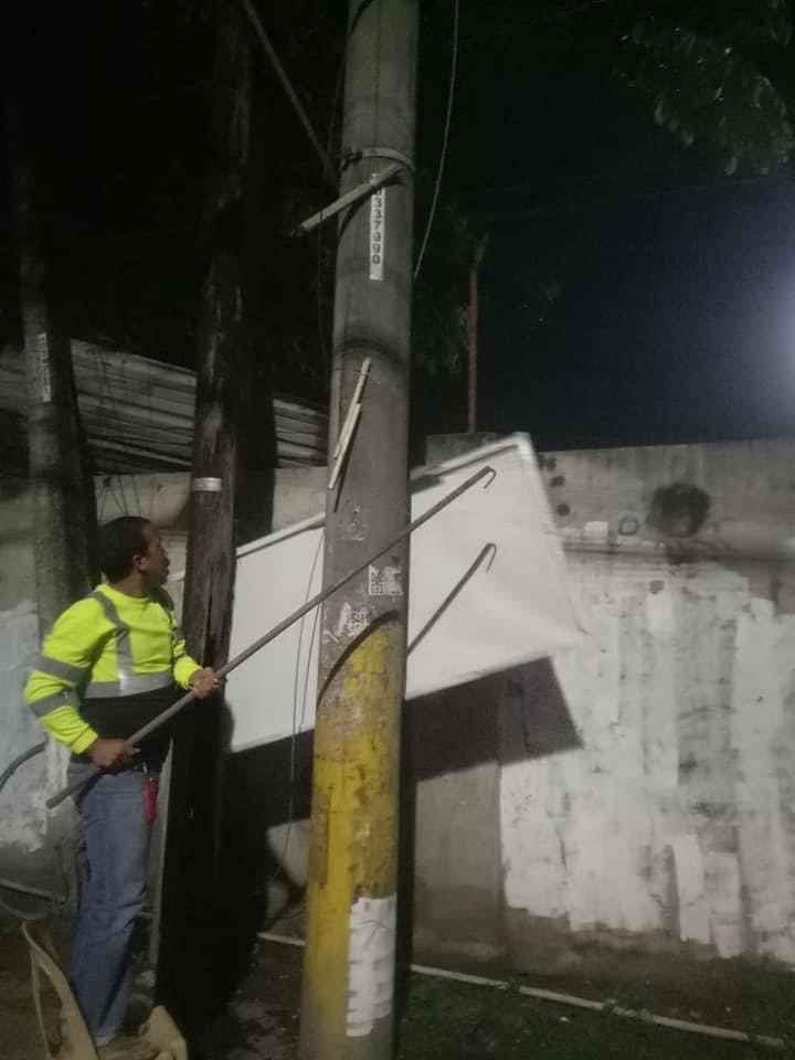 Comelec reminds politicians on guidelines in posting election materials as brgy, SK polls draw near. Traffic personnel of the Cebu City Transportation Office (CCTO) removed tarpaulins that were illegally installed in public places. The CCTO, in a social media post, reminded the public that installation of tarpaulins and other advertising materials without the required permits and approval is illegal. | CCTO