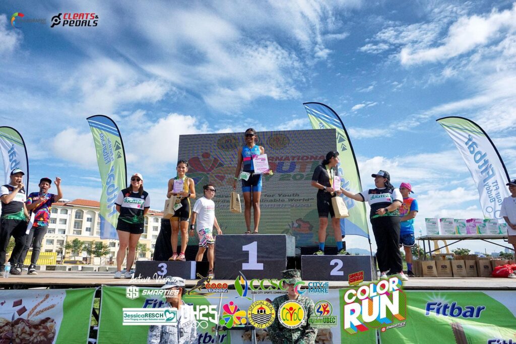 Manayon, Yee rule women, men’s elite categories respectively in Sinulog Duathlon. In photo are the elite female category top three finishers during the Sinulog Cebu City Duathlon awarding. | Photo from Cyclography via Theresa Conson 