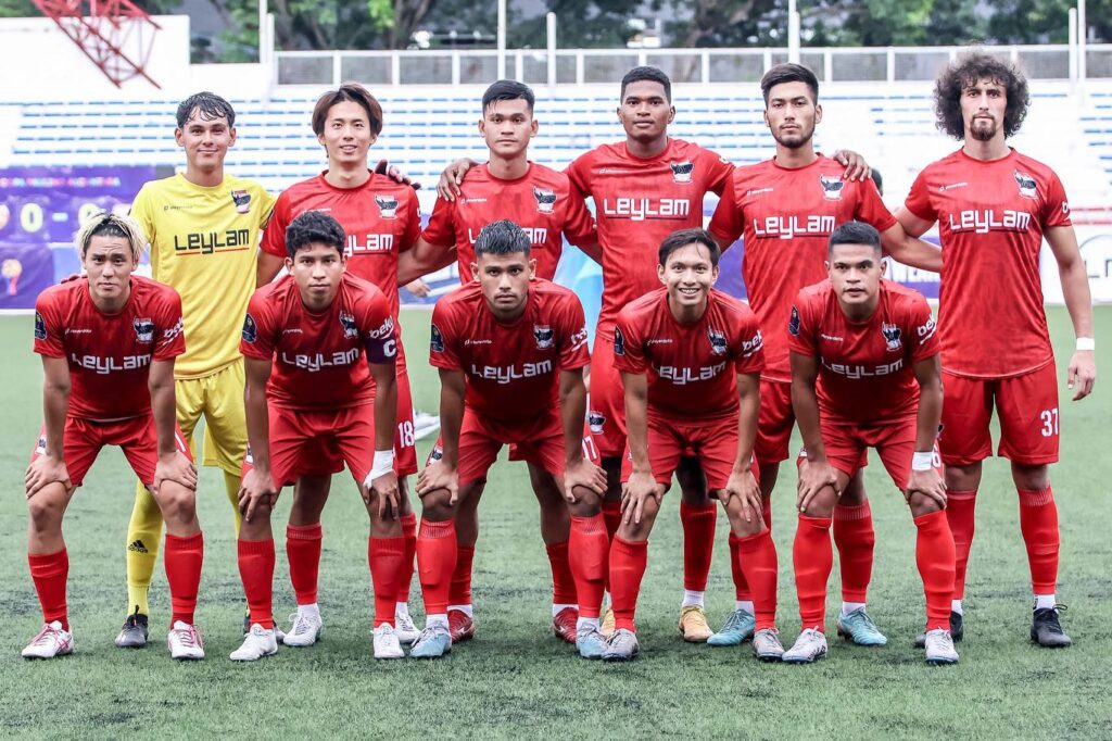 Cebu Football Club's first 11 pose for a group photo.