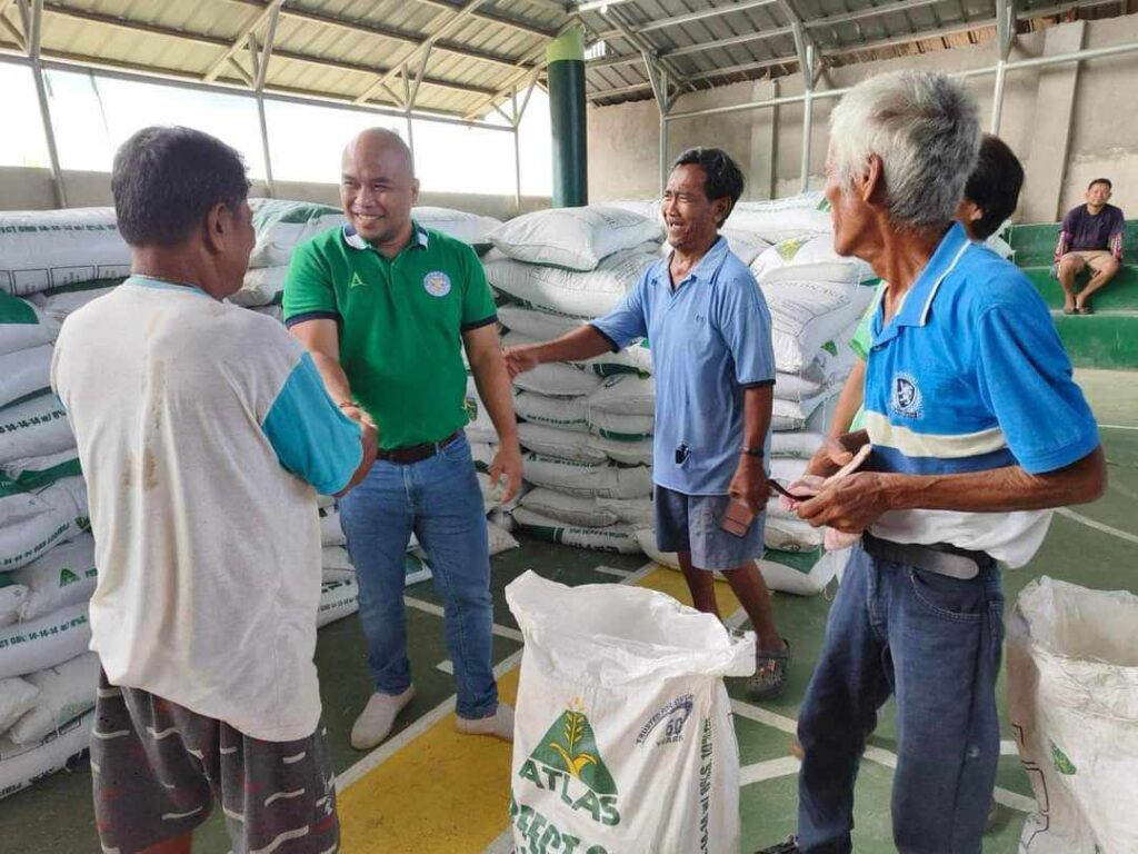 DA-7 starts distribution of seeds, fertilizers to farmers in Bohol