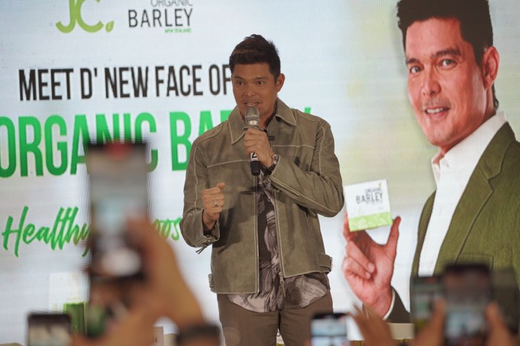 Photo of Dingdong Dantes who is the newest face of JC Organic Barley.