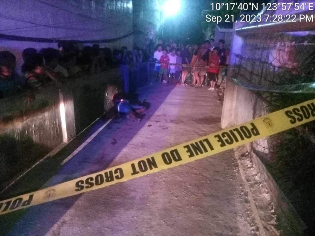 A 30-year-old street food vendor died after he was allegedly shot twice by a still unidentified assailant along a busy street in Barangay Basak, Lapu-Lapu City on Thursday evening, September 21,2023.