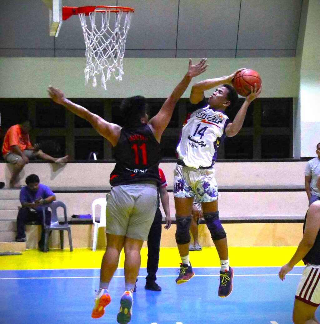 John Elmer Villabriele of the ARQ Builders goes for a difficult shot during their MPBA Season 2 game versus Mitsubishi Motors. | Contributed photo