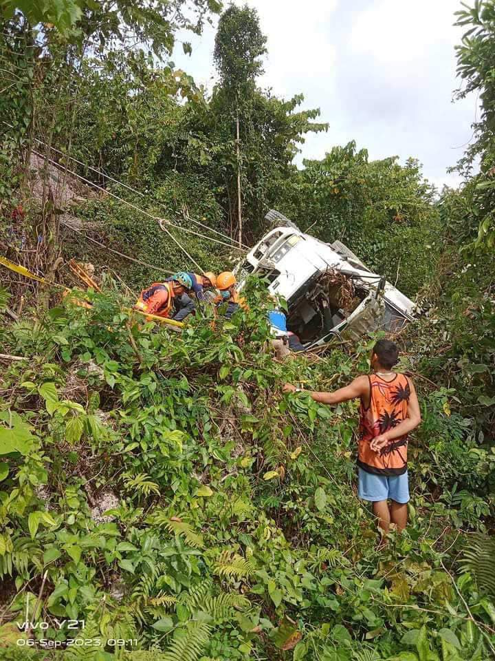 A truck driver died after the truck filled with gravel fell off a ravine in Barangay Napo, Carcar City at past 1 a.m. today, September 6.  | Contributed photo via Paul Lauro