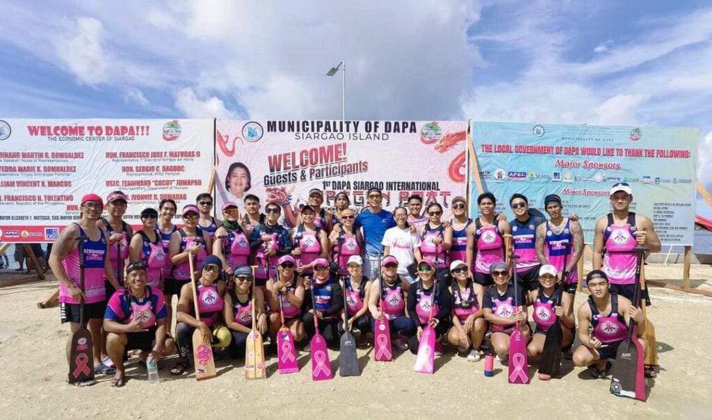 Cebu Pink Paddlers team members. | Photo from the team's Facebook page