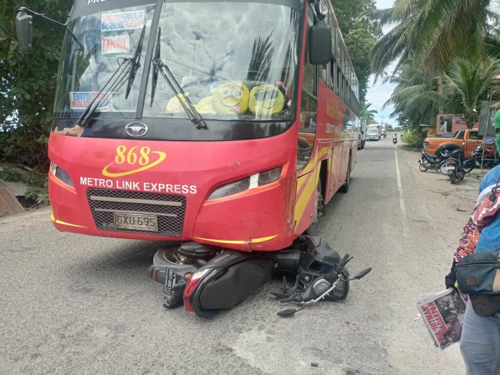 A vehicular accident in Barangay Bonbon, Samboan, Cebu resulted to the death of an elderly man as it also injured his wife and son on Saturday afternoon, September 16, 2023.